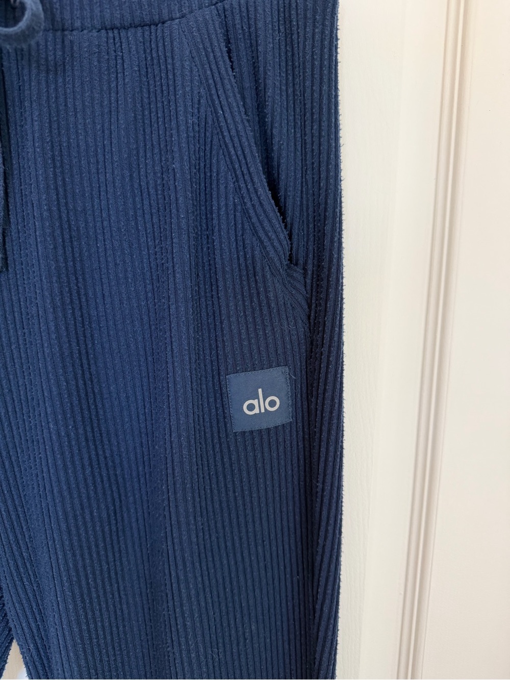 Alo Muse Sweatpant, M - Picture 4 of 7